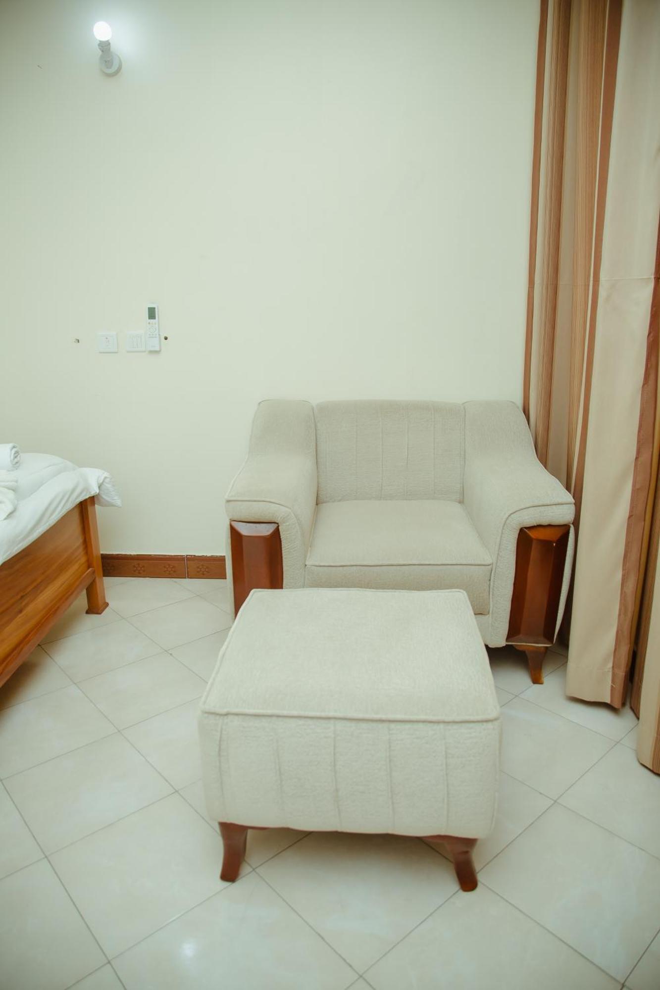 Fq Hotel Limited Дар ес Саалам Екстериор снимка