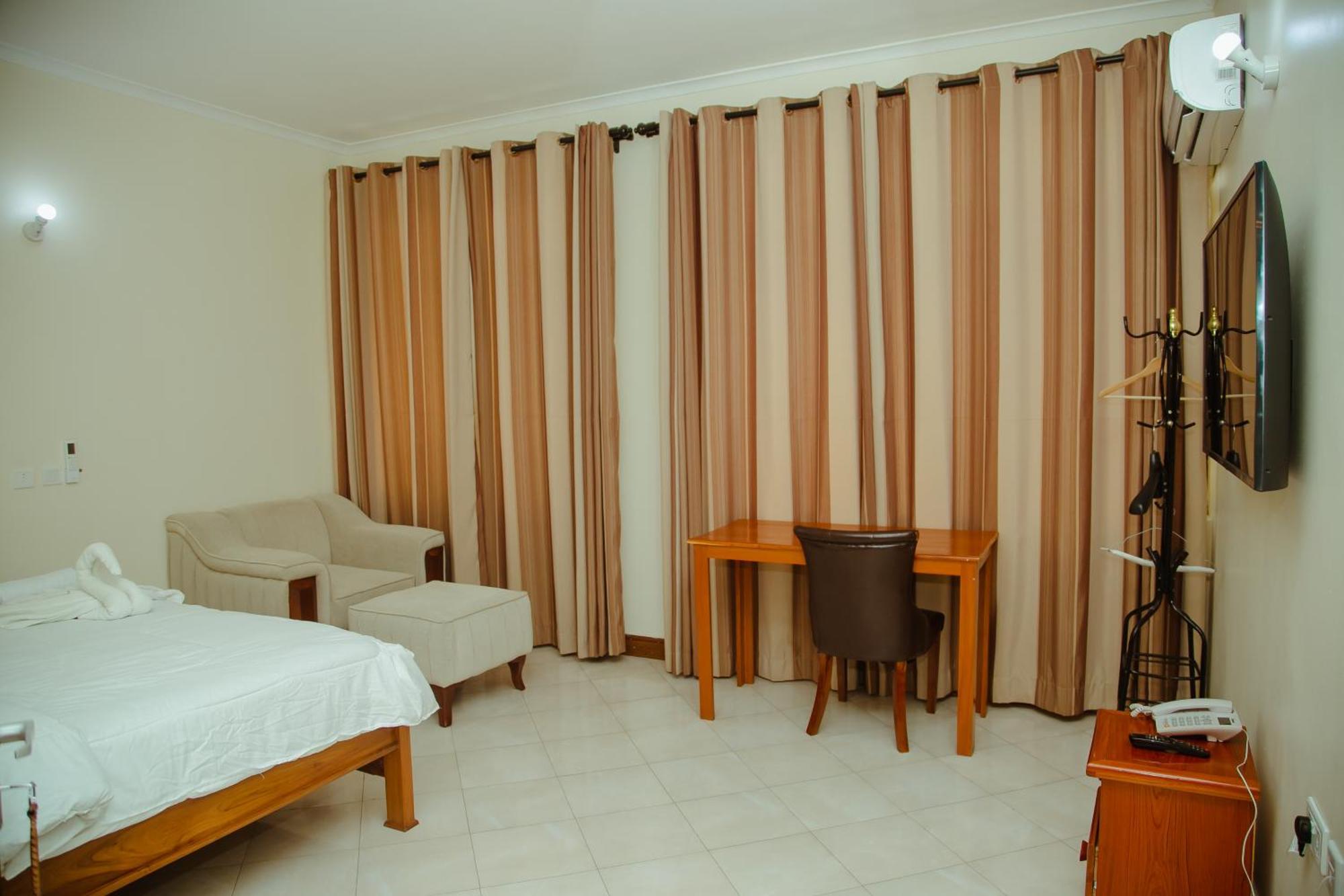 Fq Hotel Limited Дар ес Саалам Екстериор снимка
