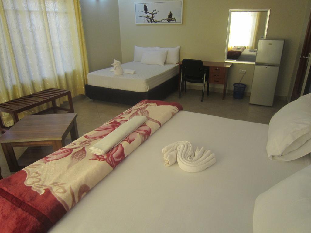 Fq Hotel Limited Дар ес Саалам Екстериор снимка