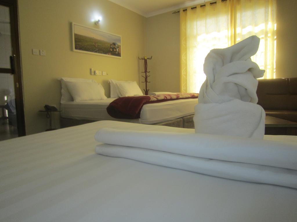 Fq Hotel Limited Дар ес Саалам Екстериор снимка