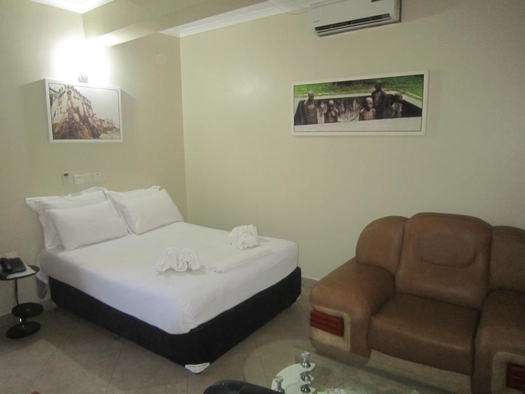 Fq Hotel Limited Дар ес Саалам Екстериор снимка
